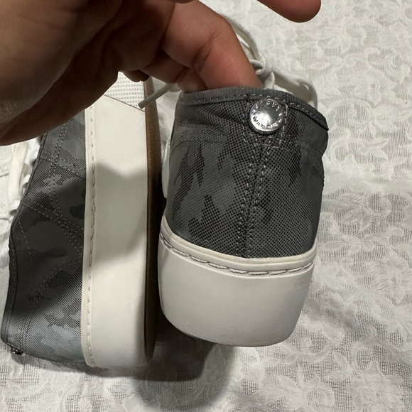 Steve Madden Womens Emmi Flatform Lace-Up Sneakers sz 7 - Picture 6 of 7